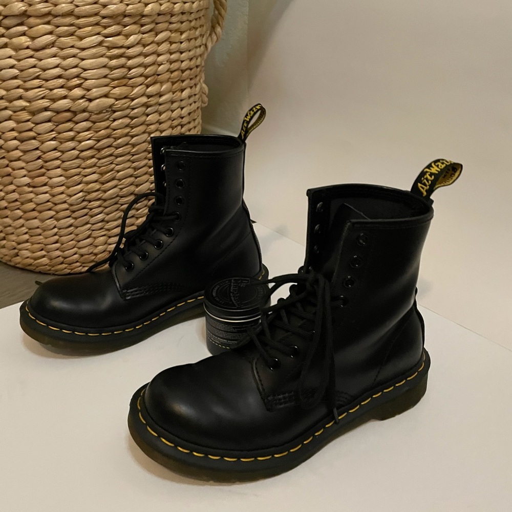 Dr Martens women’s size 6